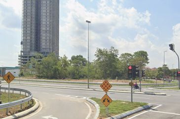 Beside Petrol Station Nilai Enstek Kota Seriemas Commercial Land Near Kuarters KLIA 34,702 sf