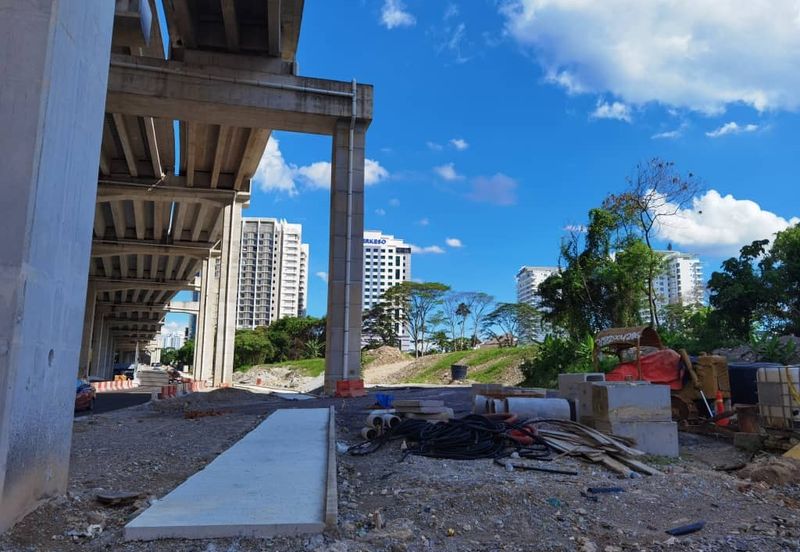 Jelatek Land , Jalan Ampang (Opposite Great East Mall, Fronting Main Road)