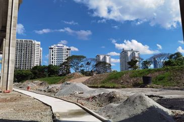 Jelatek Land , Jalan Ampang (Opposite Great East Mall, Fronting Main Road)