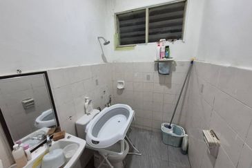 Sri Putra Apartments