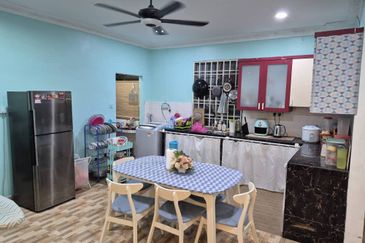 Sri Putra Apartments