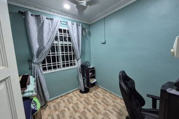 Sri Putra Apartments