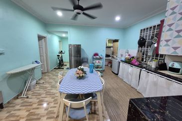 Sri Putra Apartments