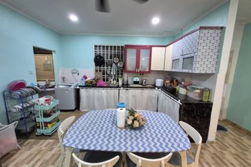 Sri Putra Apartments