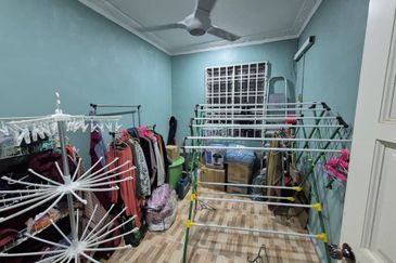 Sri Putra Apartments