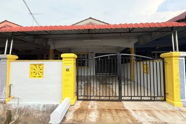 Full Loan. Full Renovation. Teres Taman Suria, Simpang  Renggam, Johor