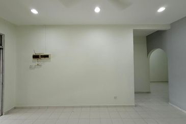 Full Loan. Full Renovation. Teres Taman Suria, Simpang  Renggam, Johor