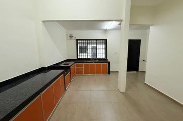 Full Loan. Full Renovation. Teres Taman Suria, Simpang  Renggam, Johor