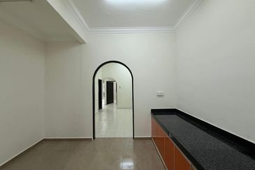 Full Loan. Full Renovation. Teres Taman Suria, Simpang  Renggam, Johor