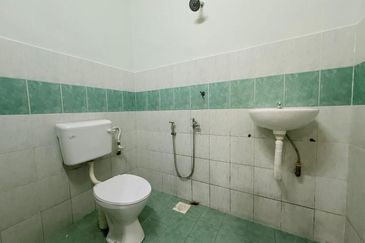 Full Loan. Full Renovation. Teres Taman Suria, Simpang  Renggam, Johor