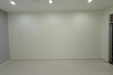 Full Loan. Full Renovation. Teres Taman Suria, Simpang  Renggam, Johor