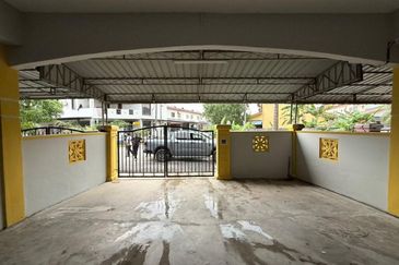 Full Loan. Full Renovation. Teres Taman Suria, Simpang  Renggam, Johor