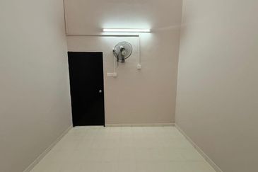 Full Loan. Full Renovation. Teres Taman Suria, Simpang  Renggam, Johor