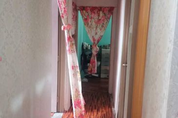 Flat Sri Damansara, Pekan Nanas, Johor