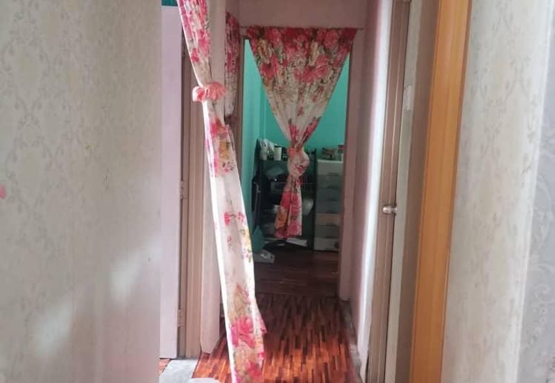 Flat Sri Damansara, Pekan Nanas, Johor