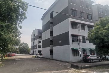 Flat Sri Damansara, Pekan Nanas, Johor