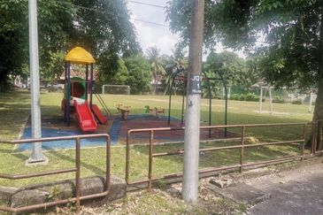 Flat Sri Damansara, Pekan Nanas, Johor