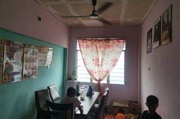 Flat Sri Damansara, Pekan Nanas, Johor