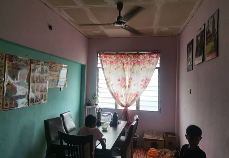 Flat Sri Damansara, Pekan Nanas, Johor