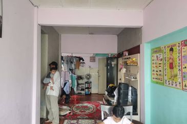 Flat Sri Damansara, Pekan Nanas, Johor