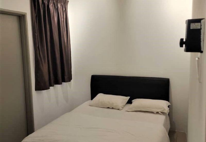 Cameron Somer Square Apartment