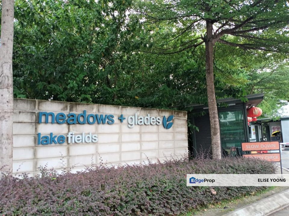 3 Storey Meadow+Glade Lake Field Intermediate HouseFor Sales for Sale