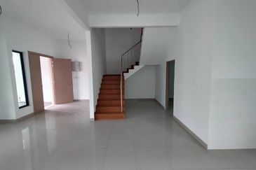 Riviera Morib Bay Double Sty Semi-D House @Resort City-New!!