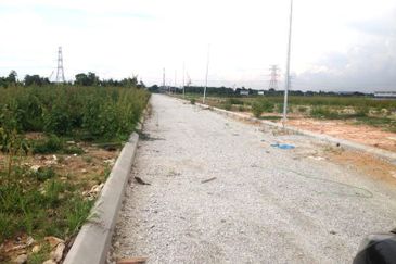 West Port, Pulau Indah