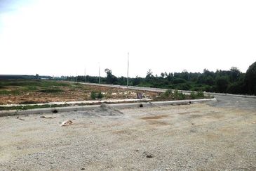 West Port, Pulau Indah