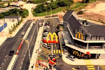 Cameron Somer Square Apartment