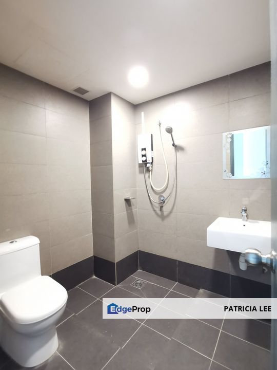 Partial furnished sofo unit above Damansara Mall, Selangor, Damansara Jaya