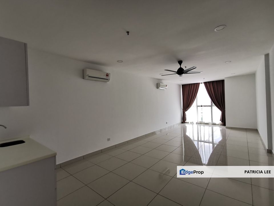 Partial furnished sofo unit above Damansara Mall, Selangor, Damansara Jaya