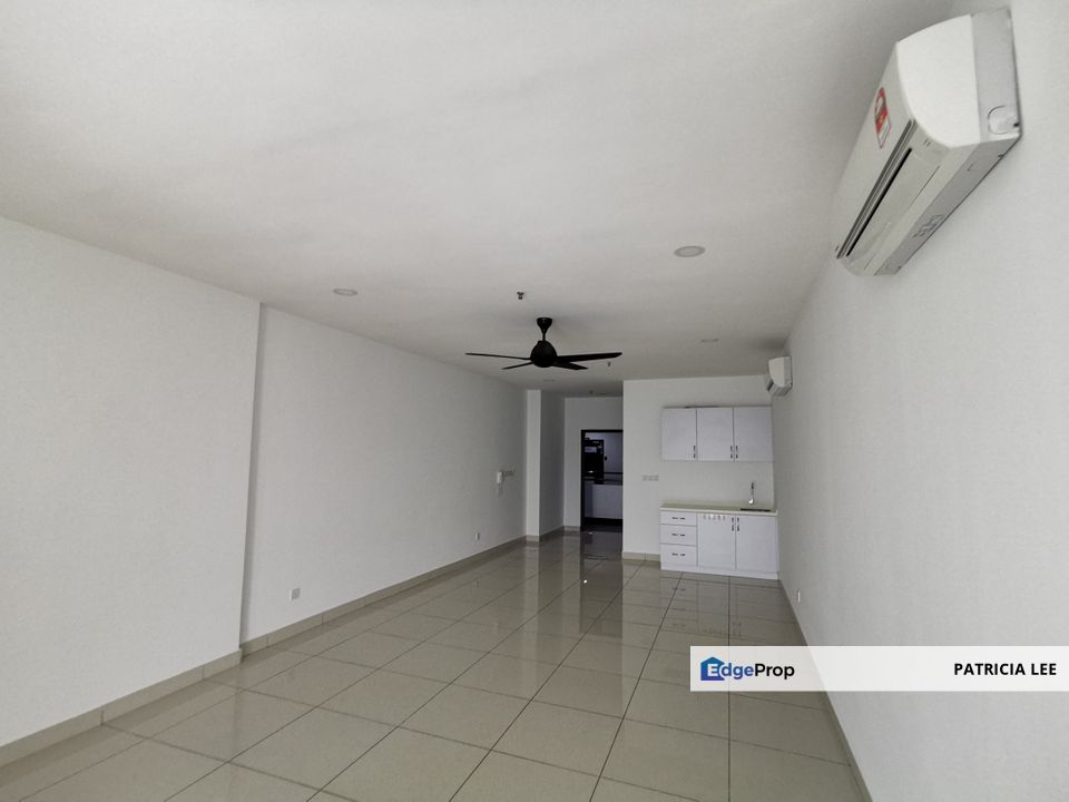Partial furnished sofo unit above Damansara Mall, Selangor, Damansara Jaya
