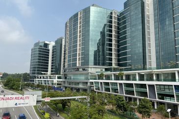 UOA Business Park, Glenmarie