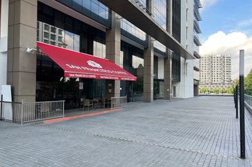 Dana 1 Commercial Centre