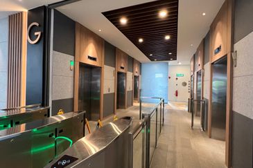 Dana 1 Commercial Centre