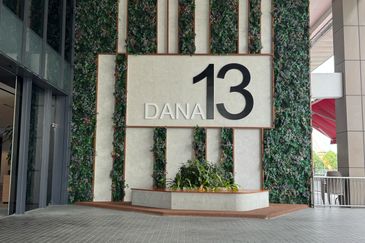 Dana 1 Commercial Centre