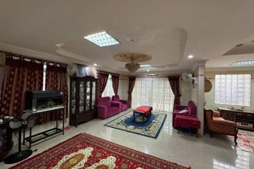 SPACIOUS 2.5 Storey Bungalow Kampung Jambu, Taiping, Perak