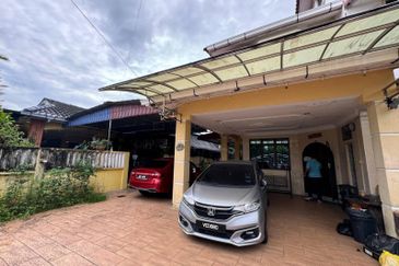 SPACIOUS 2.5 Storey Bungalow Kampung Jambu, Taiping, Perak