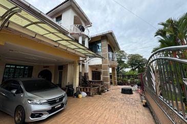 SPACIOUS 2.5 Storey Bungalow Kampung Jambu, Taiping, Perak