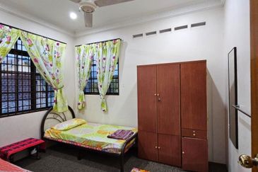 SPACIOUS 2.5 Storey Bungalow Kampung Jambu, Taiping, Perak