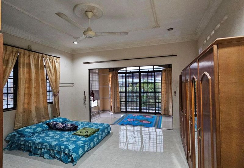 SPACIOUS 2.5 Storey Bungalow Kampung Jambu, Taiping, Perak