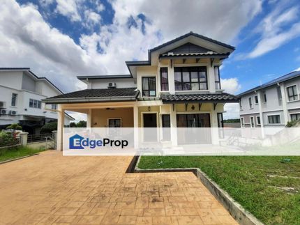 BEAUTIFUL SPACIOUS 2.5 Storey Bungalow Saujana Villa, Kajang, Selangor, Kajang