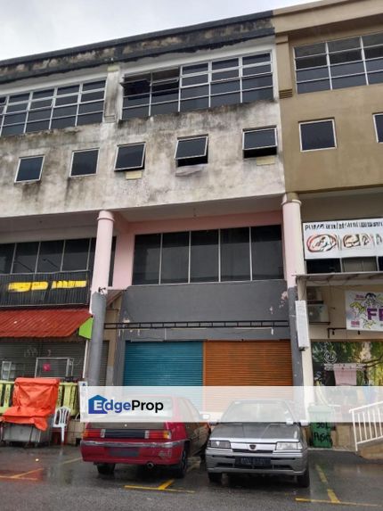 STRATEGIC LOCATION 4 Storey Shop Lot Bandar Country Homes, Rawang, Selangor, Rawang