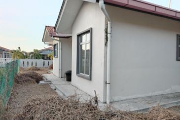 Taman Kenanga, Banting