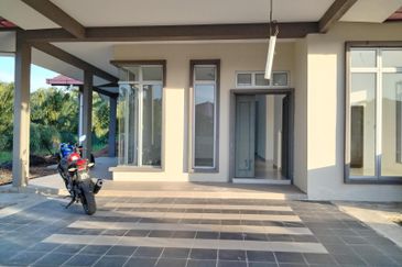 Taman Kenanga, Banting