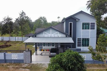 SPACIOUS 2 Storey Bungalow Kampung Bunut Sarang Burong, Wakaf Bharu