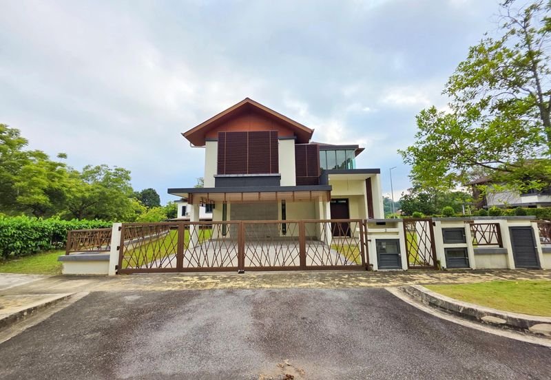 DANAU SURIA, PRESINT 16