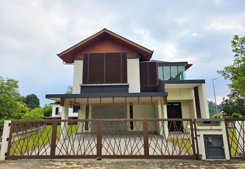 DANAU SURIA, PRESINT 16