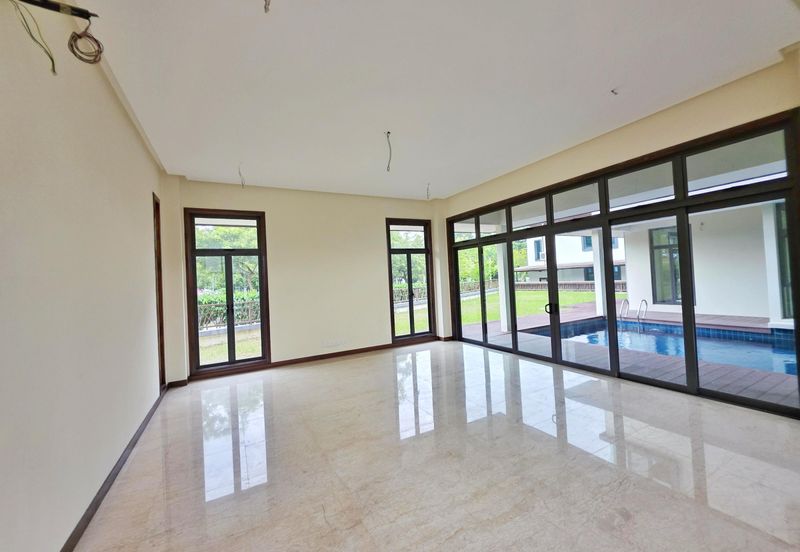 DANAU SURIA, PRESINT 16